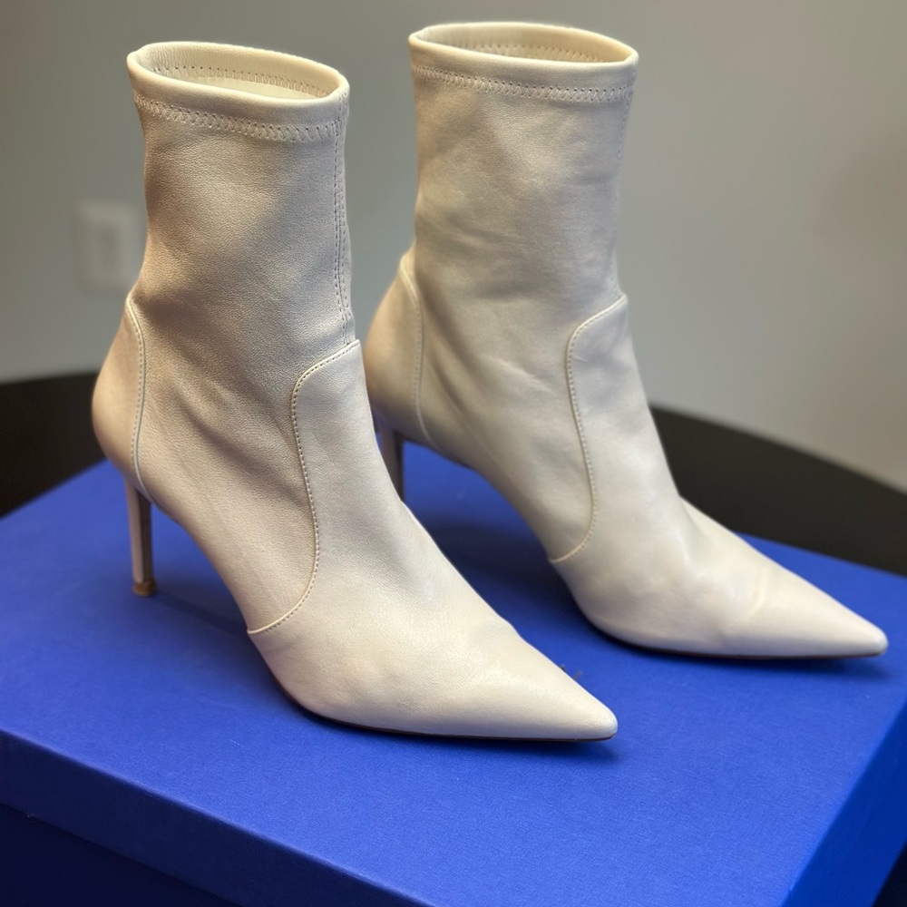 Stuart Weitzman Elegant Women's Booties